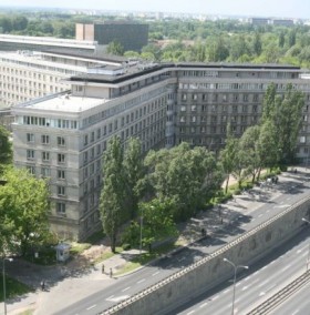 Zdjęcie siedziby Głównego Urzędu Statystycznego w Warszawie, przy al. Niepodległości 208