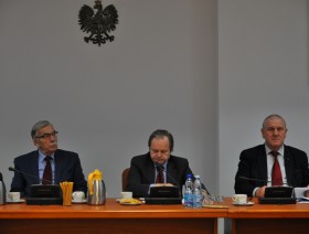 Prezydium: od lewej Prezes GUS prof. dr hab. Janusz Witkowski, Przewodniczący Rady Statystyki prof. dr Franciszek Kubicz