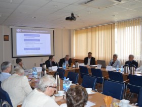 Na zdjęciu: Prezydium posiedzenia Rady Statystyki w Urzędzie Statystycznym  w Warszawie.